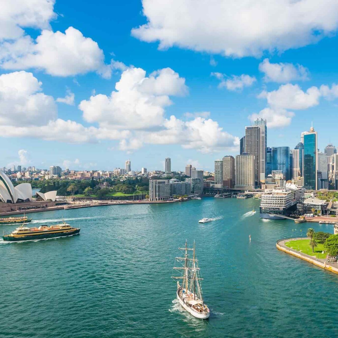 https://darulimantravel.com/wp-content/uploads/2018/09/destination-sydney-04-1280x1280.jpg