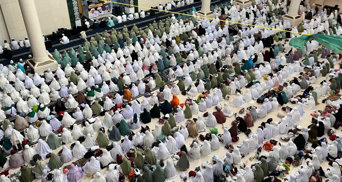 Ribuan Jemaah Darul Iman Hadiri Sumut Berzikir dan Reuni Akbar